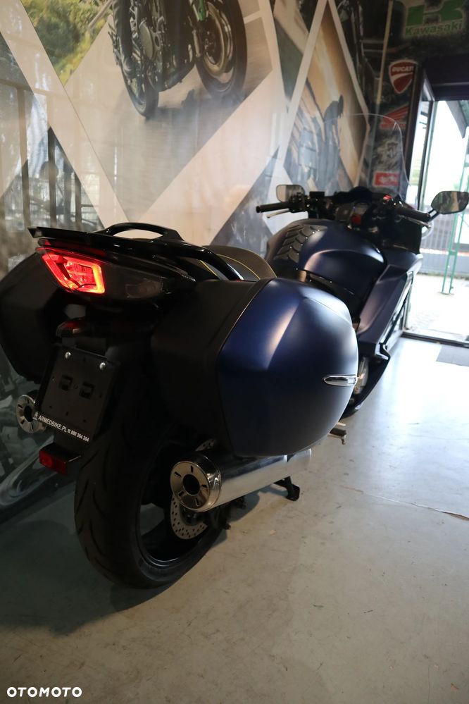 Yamaha FJR - 24