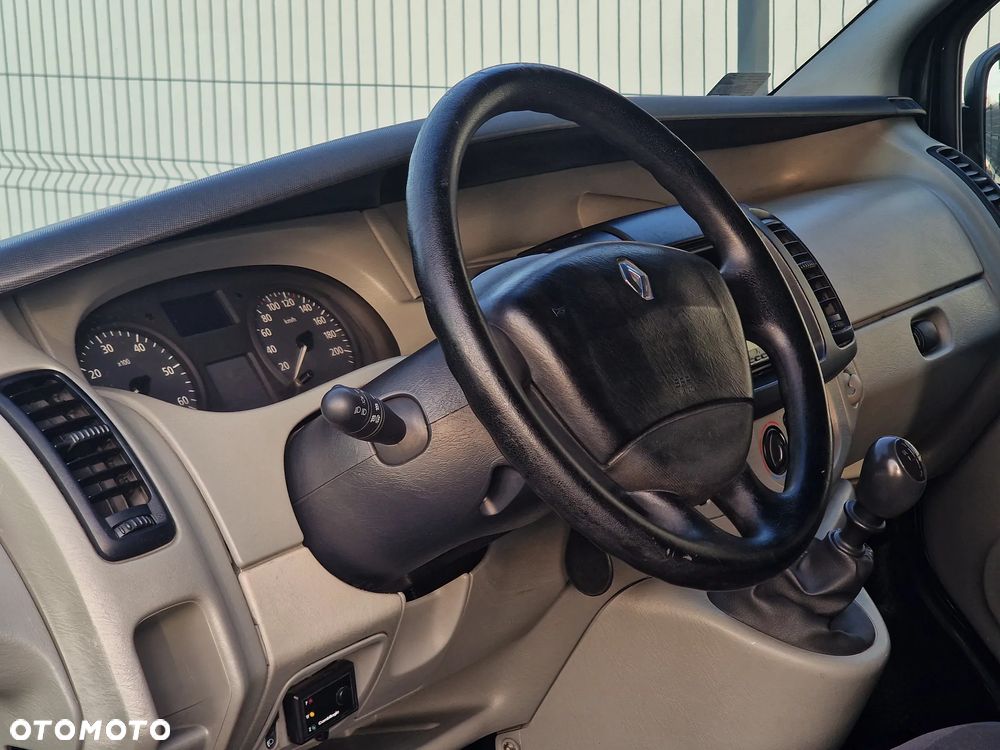 Renault Trafic Passenger - 8