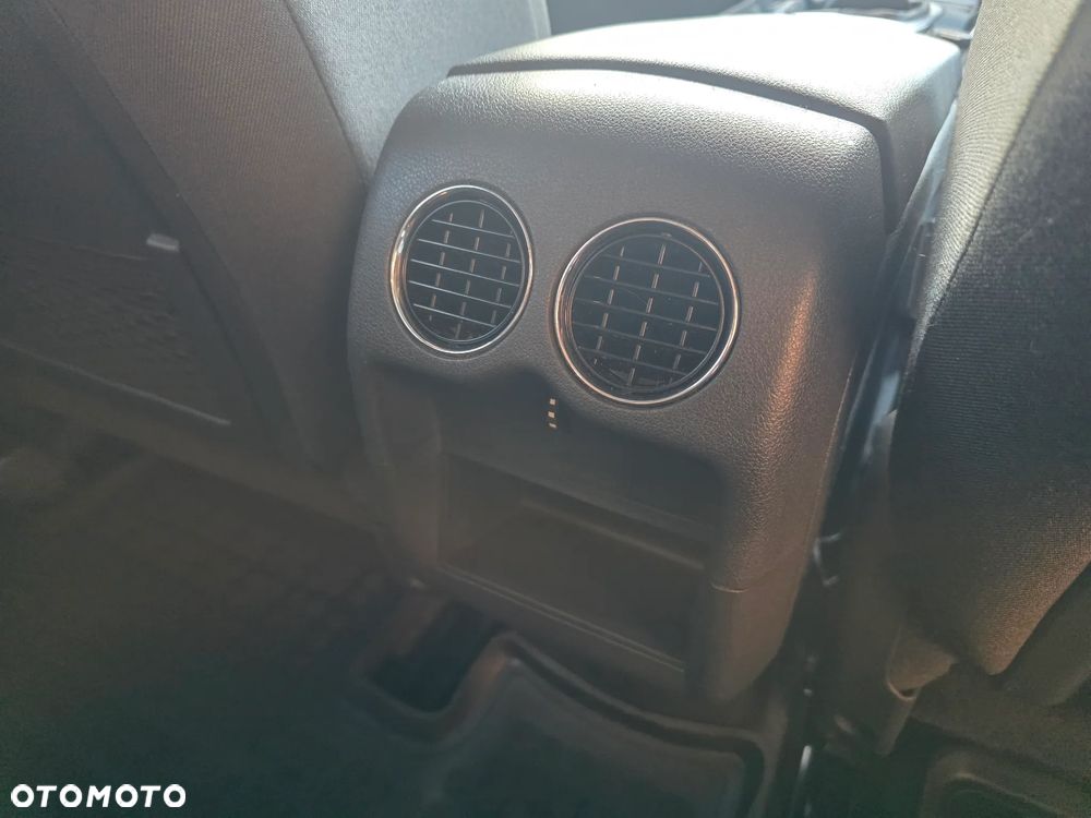 Peugeot 3008 1.6 HDi Style - 23