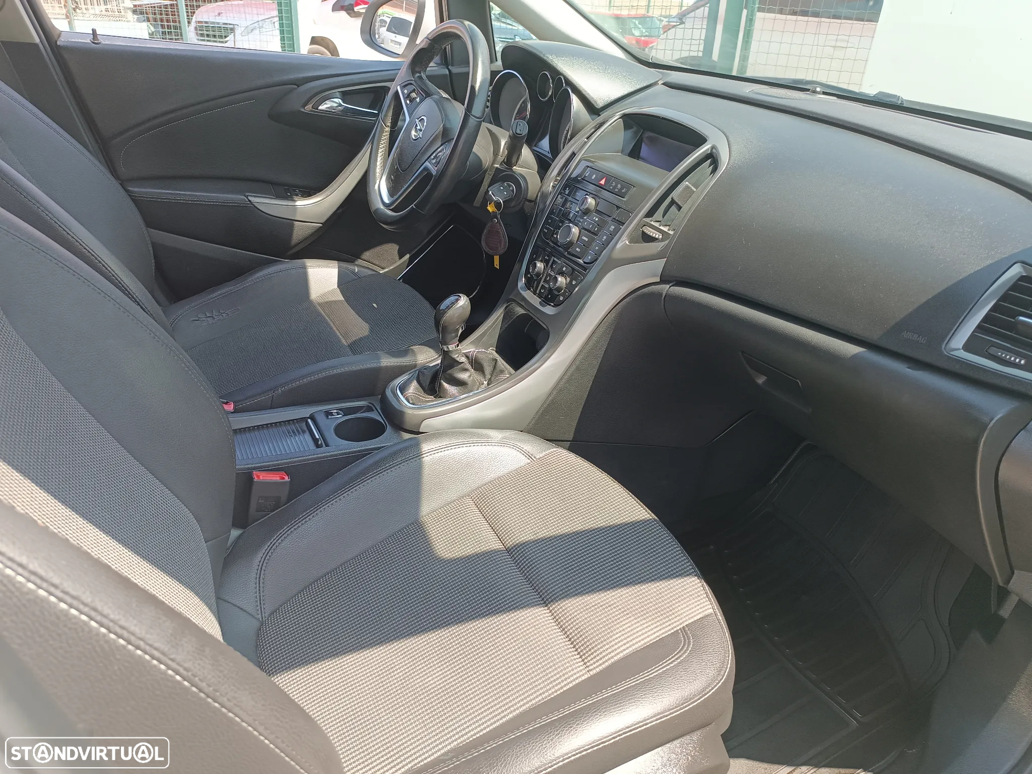 Opel Astra 1.4 T Cosmo S/S - 23