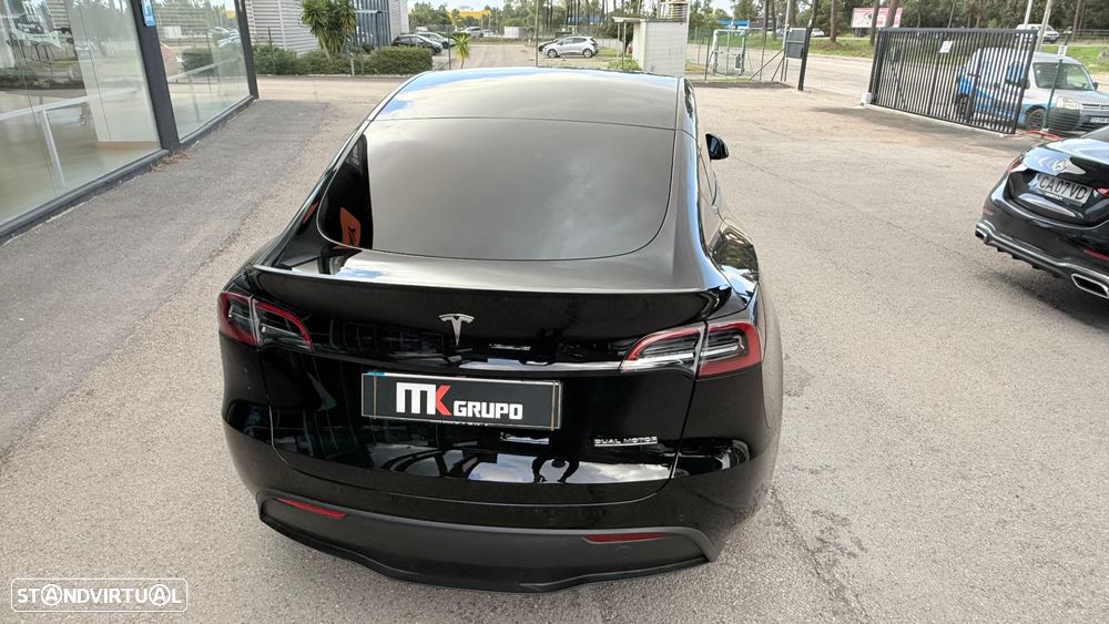 Tesla Model Y Performance Dual Motor AWD - 9