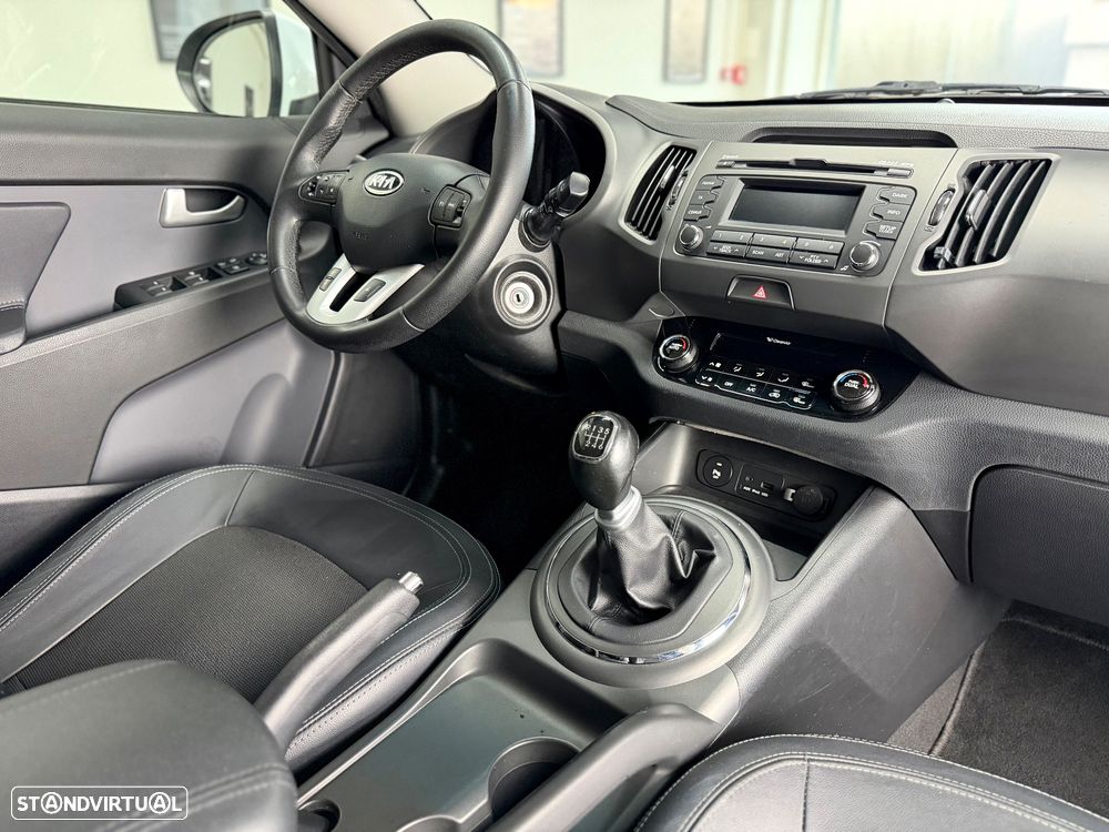 Kia Sportage 1.7 CRDI ISG LX - 23