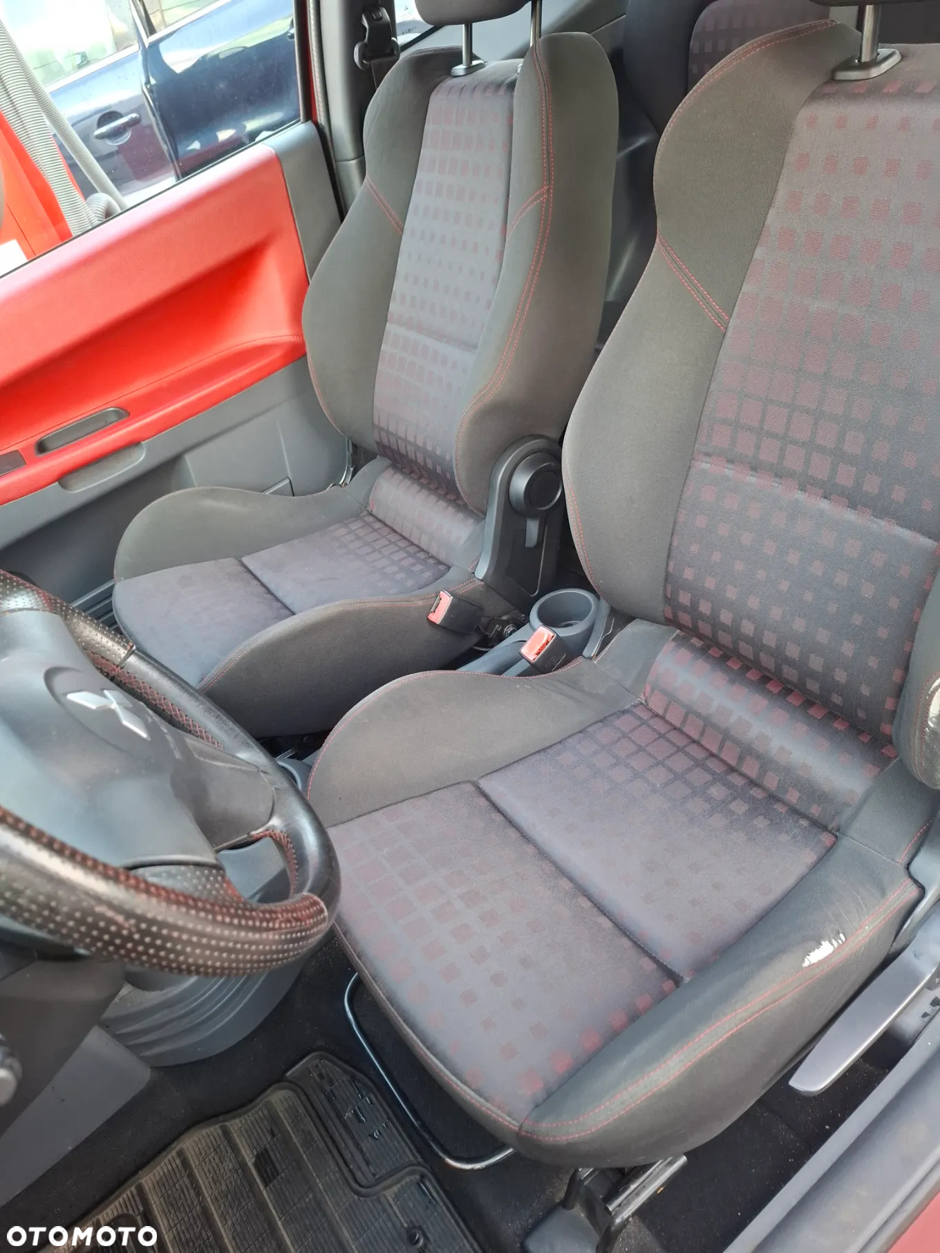 Mitsubishi Colt - 8