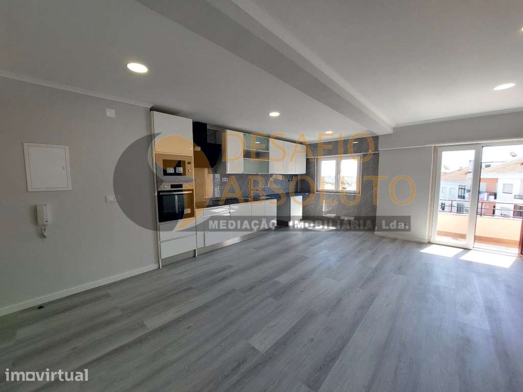 Apartamento T4, Amora, Seixal, Totalmente Remodelado - Grande imagem: 3/28