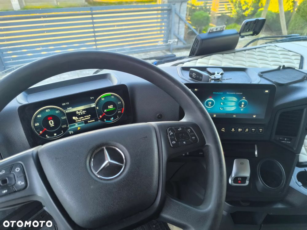 Mercedes-Benz ACTROS - 11
