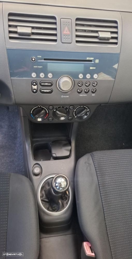 Suzuki Swift 1.3 16V GLX - 17