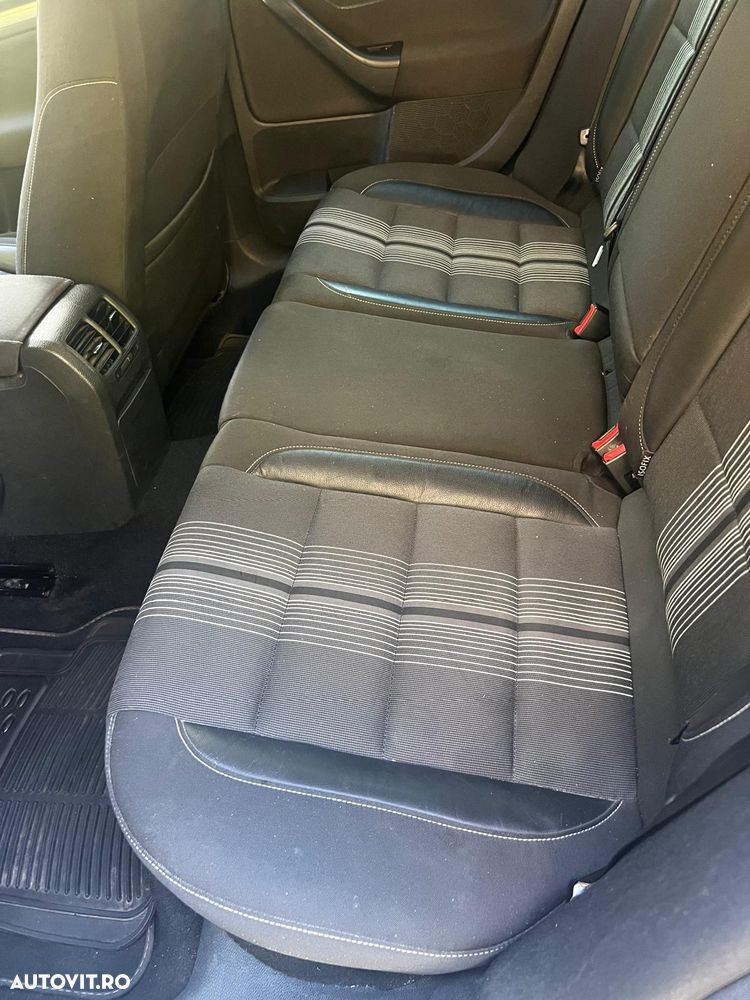 Volkswagen Golf 1.6 TDI DPF MATCH - 7