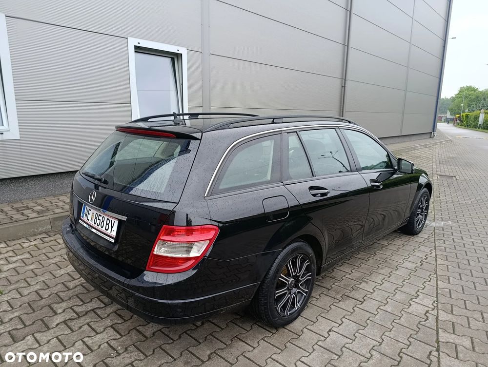Mercedes-Benz Klasa C 200 CDI DPF (BlueEFFICIENCY) Elegance - 16