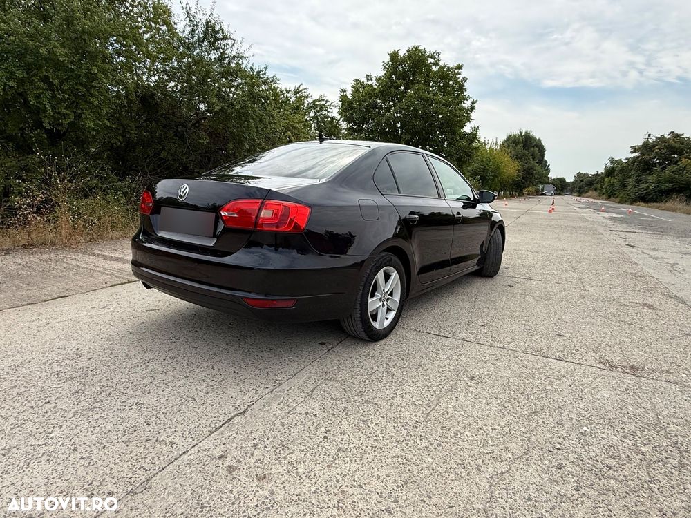 Volkswagen Jetta 1.6 TDI Highline - 5
