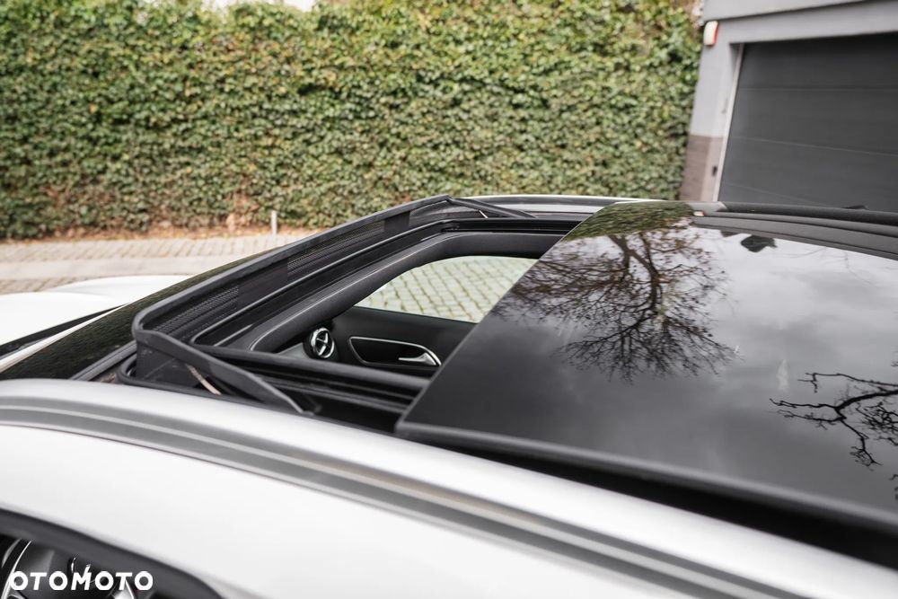 Mercedes-Benz GLA 200 7G-DCT AMG Line - 24