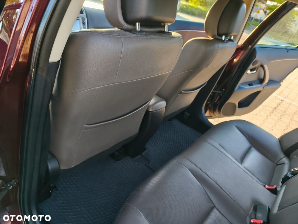 Toyota Avensis 2.0 Prestige MS - 24