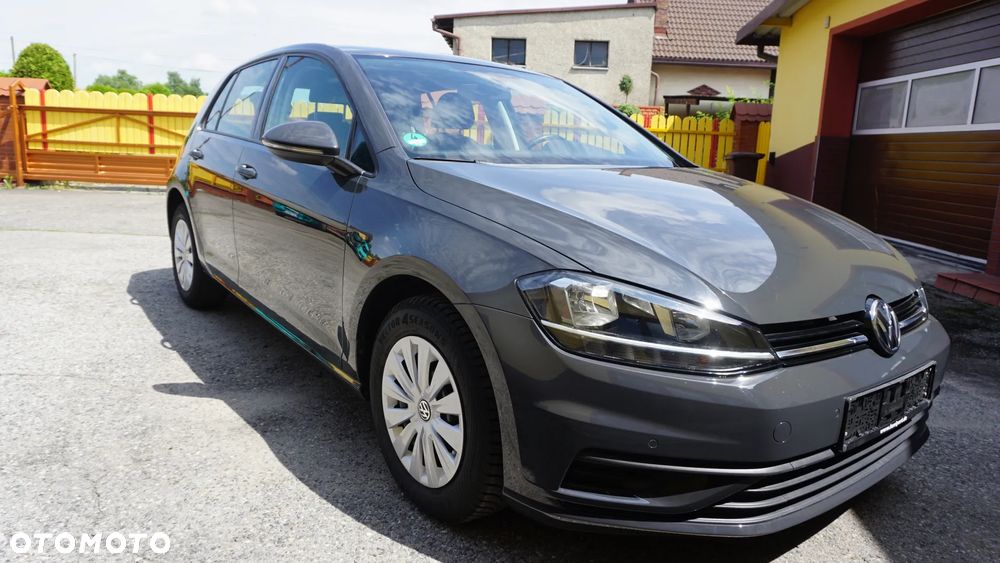 Volkswagen Golf - 1