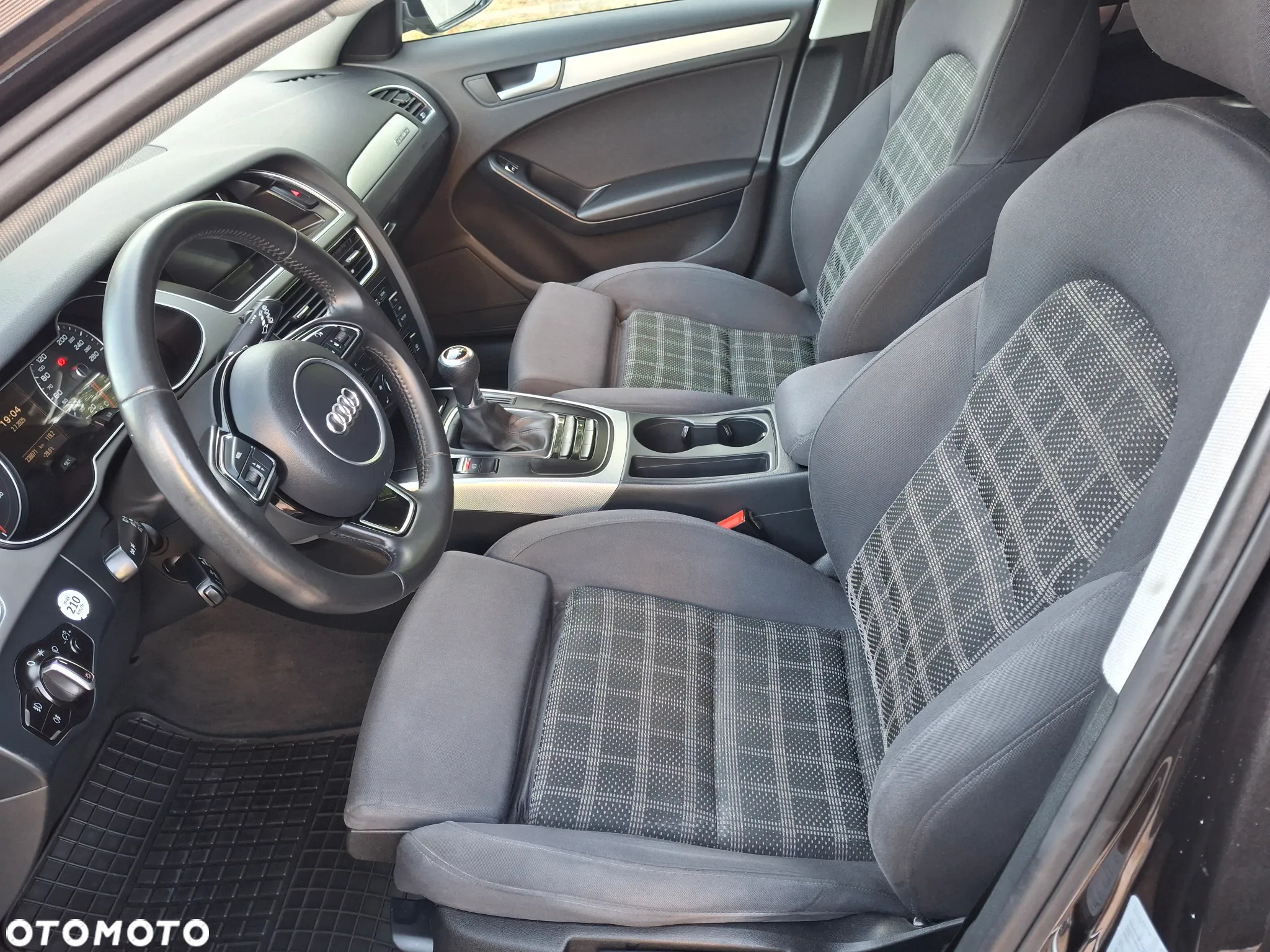 Audi A4 Avant 2.0 TDI DPF quattro Attraction - 22