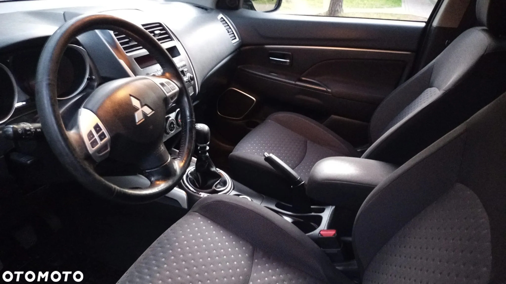 Mitsubishi ASX 1.8 DID Instyle 4WD AS&G - 10