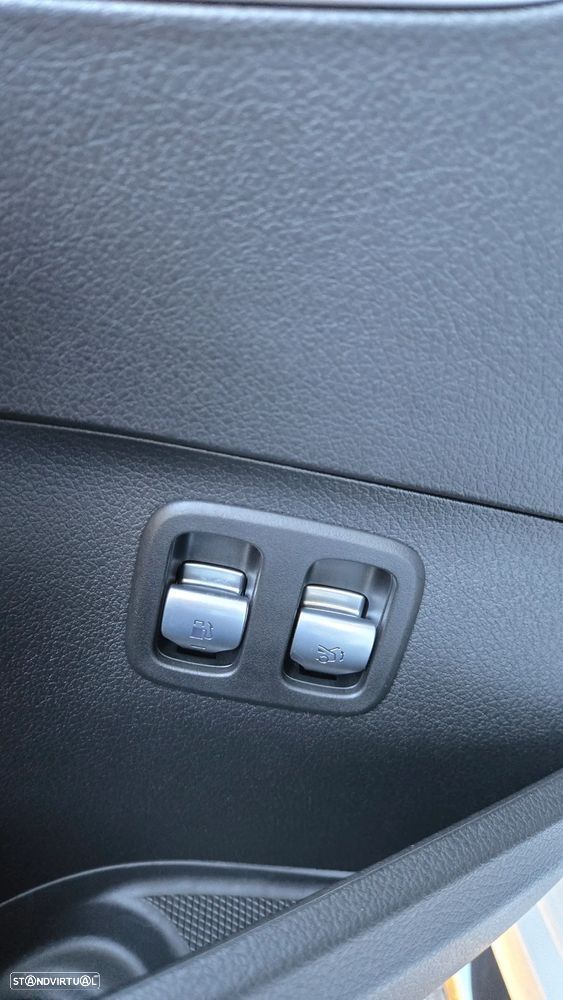 Mercedes-Benz C 63 AMG S E Performance 4Matic - 30