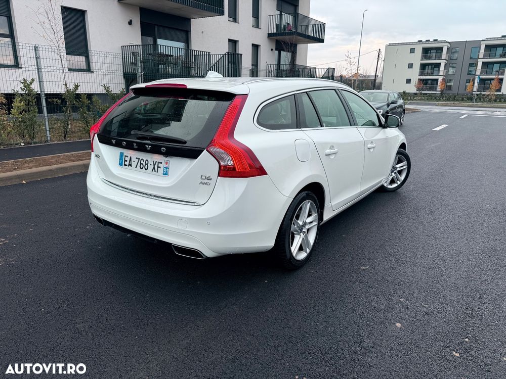 Volvo V60 D5 Geartronic Summum - 4