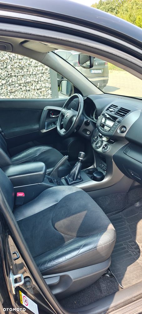 Toyota RAV4 - 8
