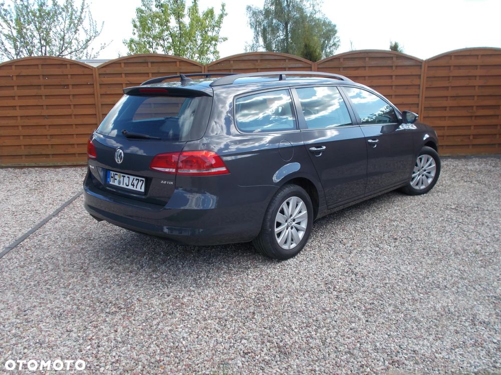 Volkswagen Passat 2.0 TDI Highline - 11
