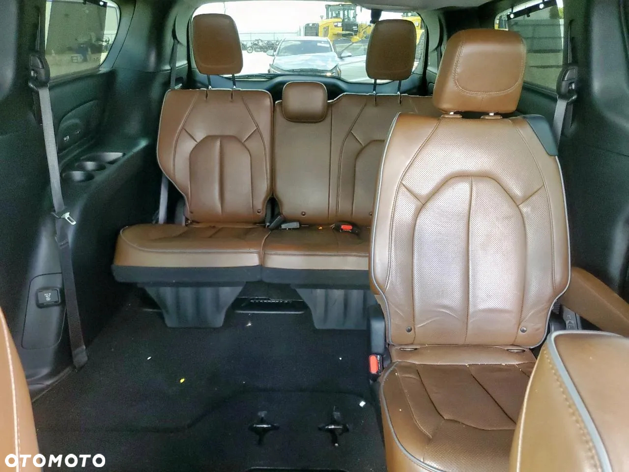 Chrysler Pacifica - 10