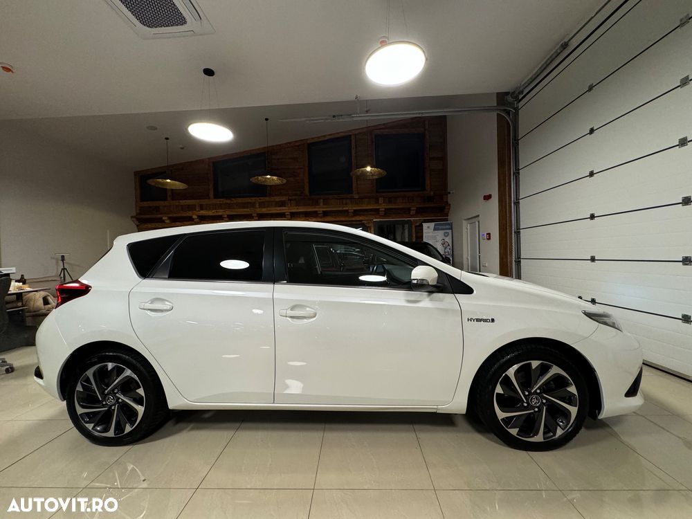 Toyota Auris 1.8 VVT-i Hybrid Automatik Touring Sports Team Deutschland - 5