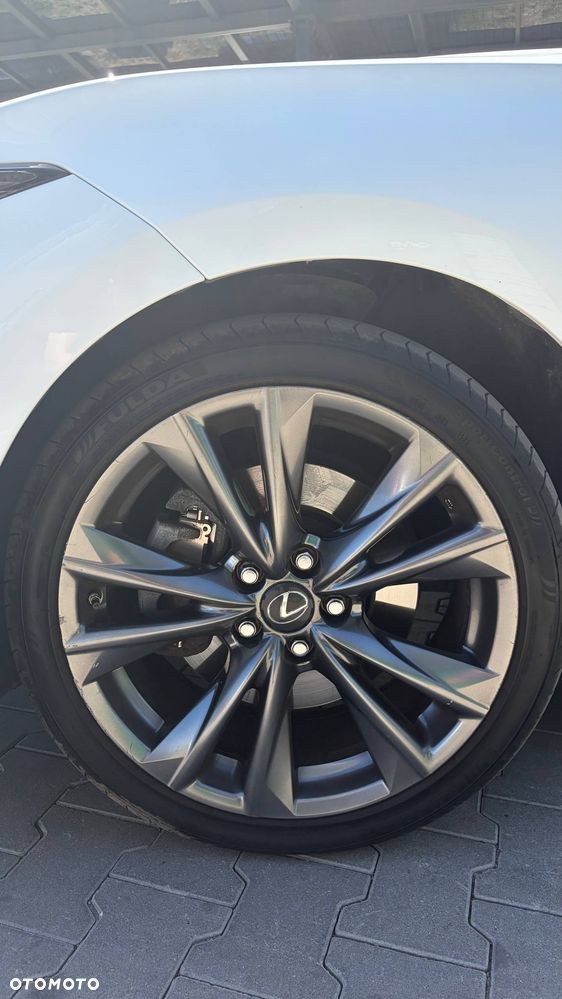 Lexus ES 300h F Sport Edition - 14