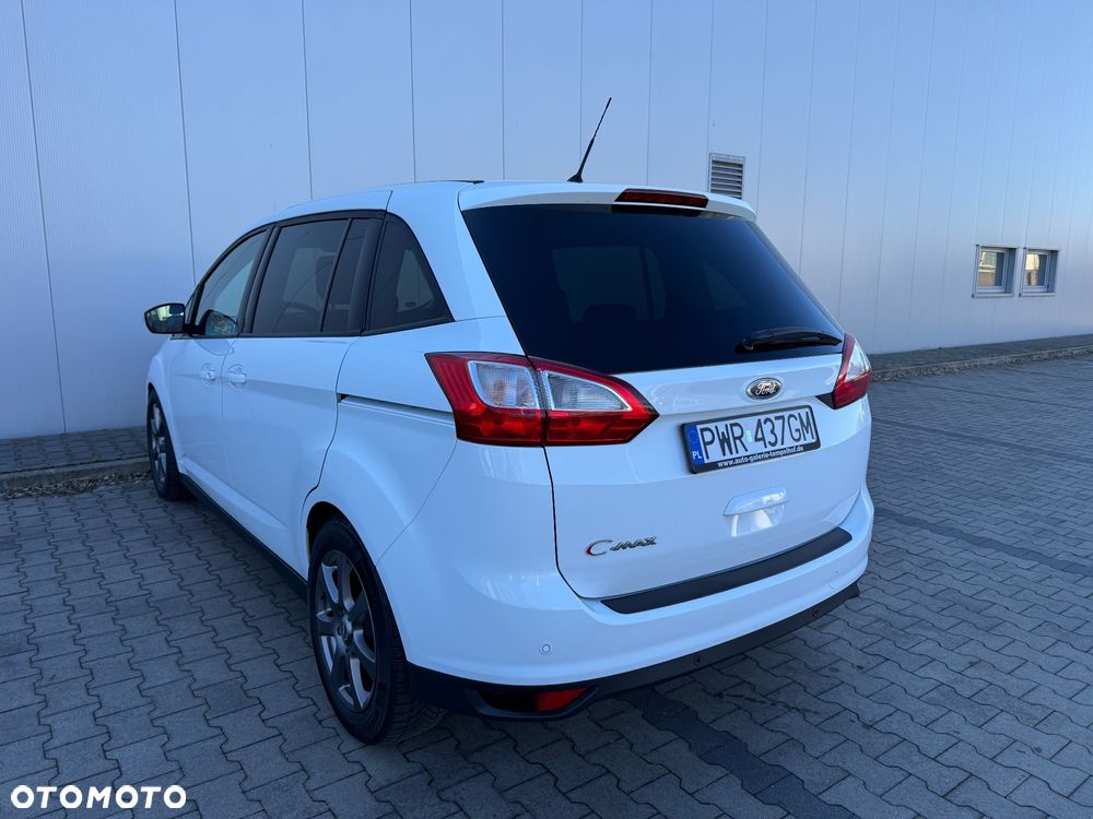 Ford Grand C-MAX - 11