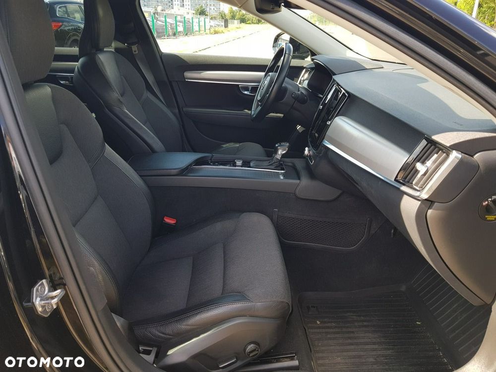 Volvo V90 D4 Momentum - 17