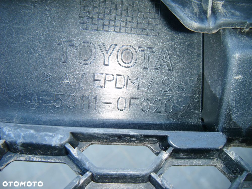 toyota corolla verso 05r atrapa-grill - 3