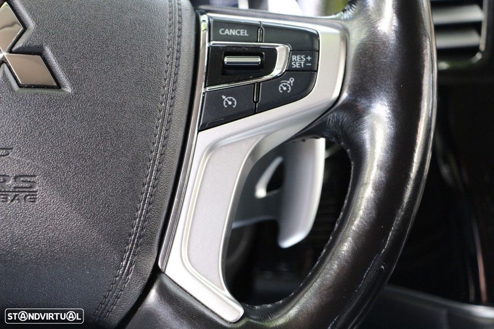 Mitsubishi Outlander 2.0 MIVEC Instyle Navi+ - 28
