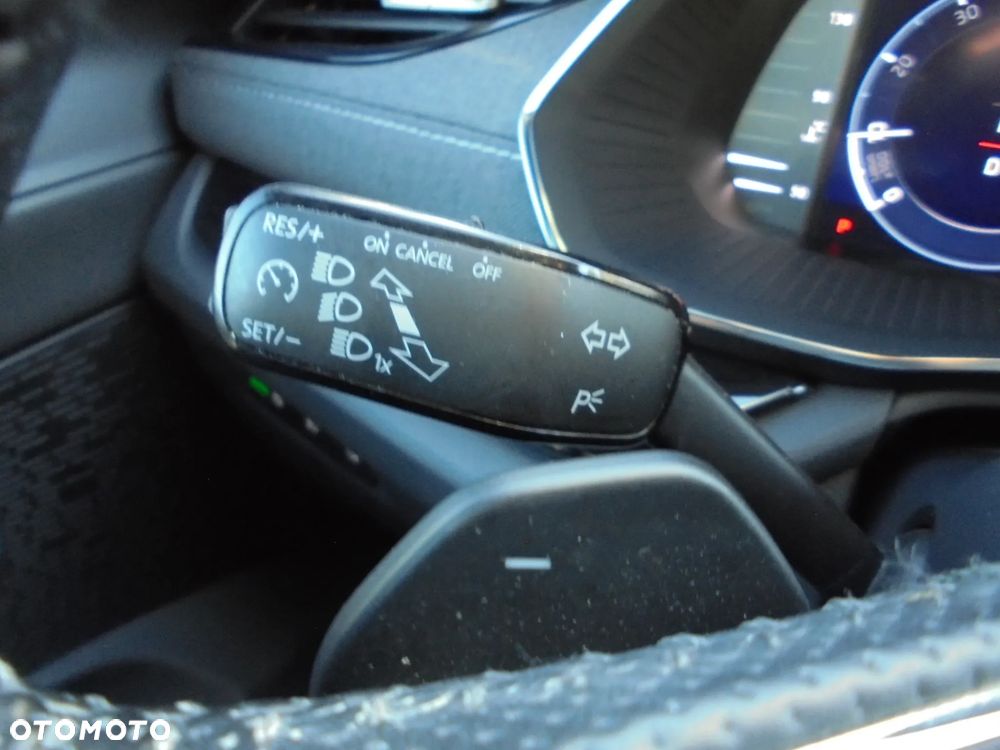 Skoda Octavia 2.0 TDI DSG Sportline - 27