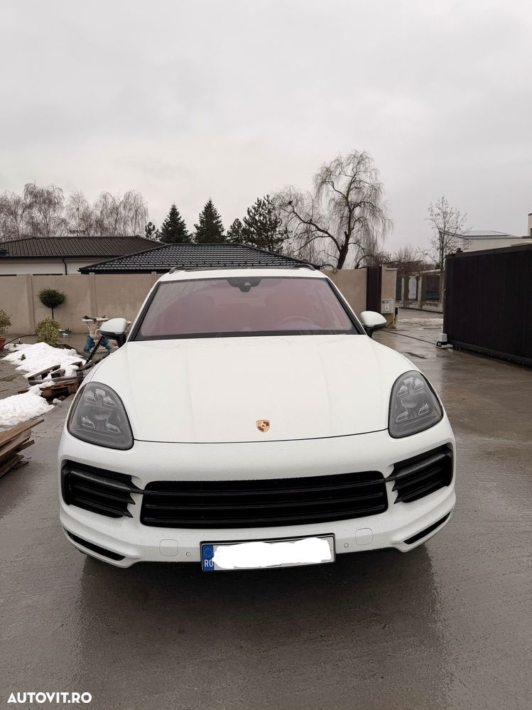 Porsche Cayenne - 1