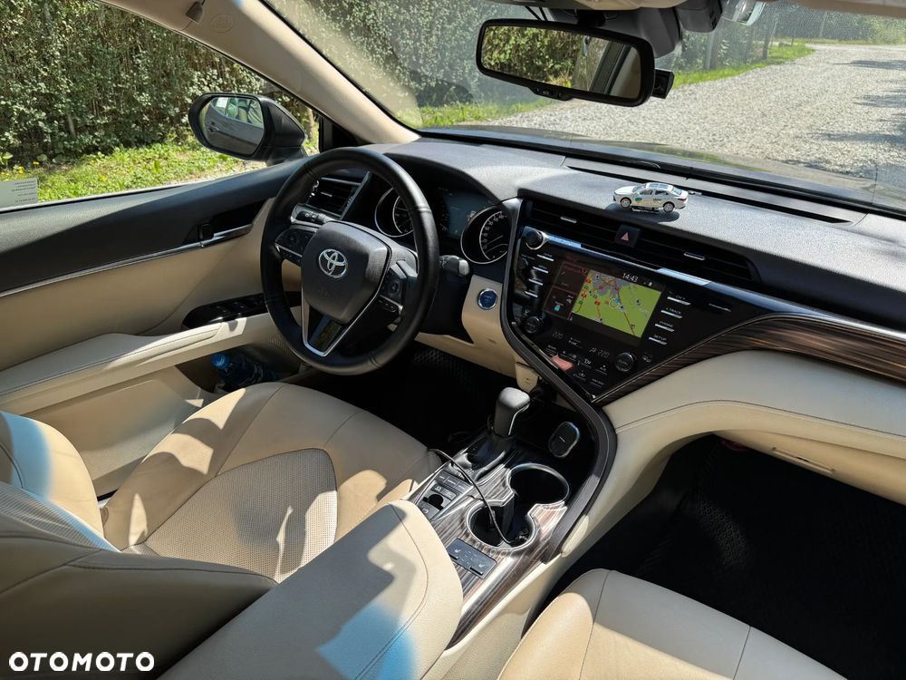 Toyota Camry 2.5 Hybrid Executive CVT - 13