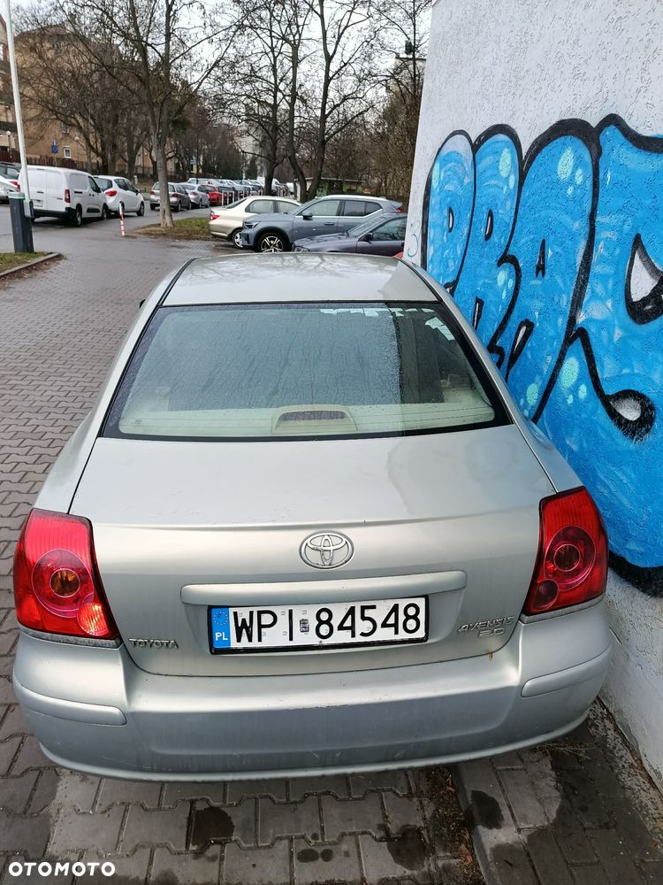 Toyota Avensis - 14