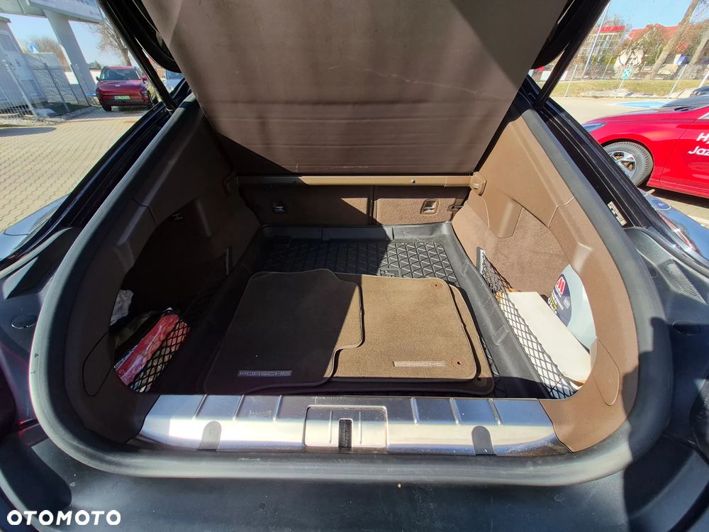 Porsche Panamera 4 Edition - 32