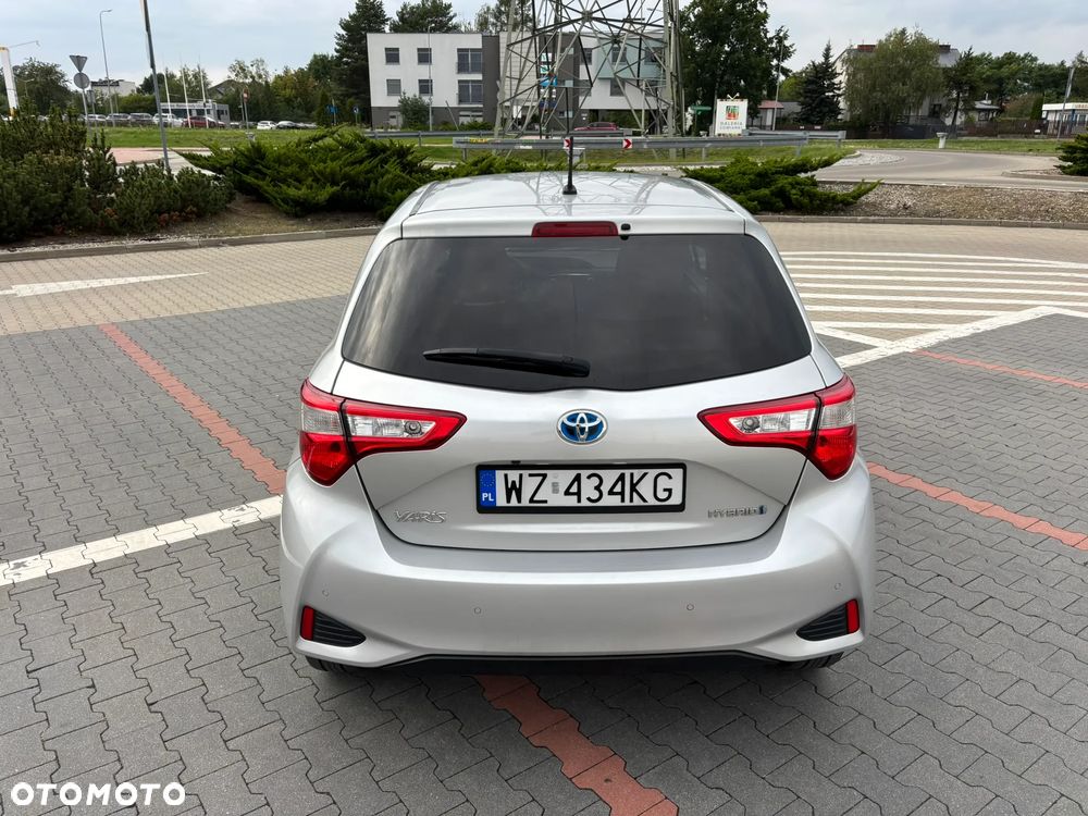 Toyota Yaris Hybrid 100 Active EU6 - 9