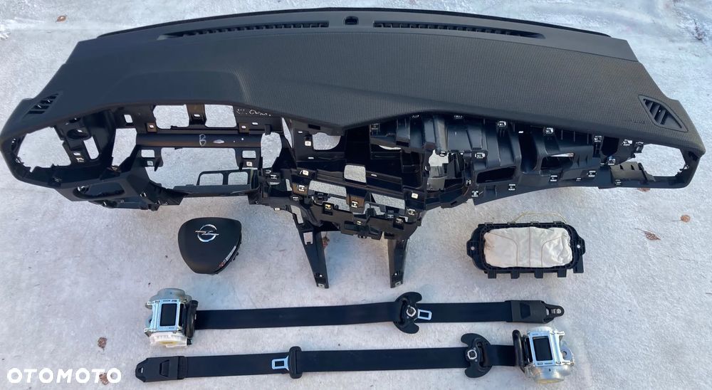 OPEL MOKKA II 2 DESKA KONSOLA KOKPIT PULPIT PÓŁKA PARAPET AIRBAG PODUSZKI POWIETRZNE KIEROWCY PASAŻERA fotela w fotel kurtyna kurtyny PASY PAS naprawa regeneracja Raz2 !!! - 2