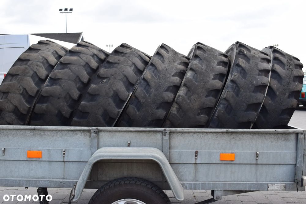 Opony bliźniaki Liebherr Excavator EM-22 290/90-20 290/90 R20 - 2