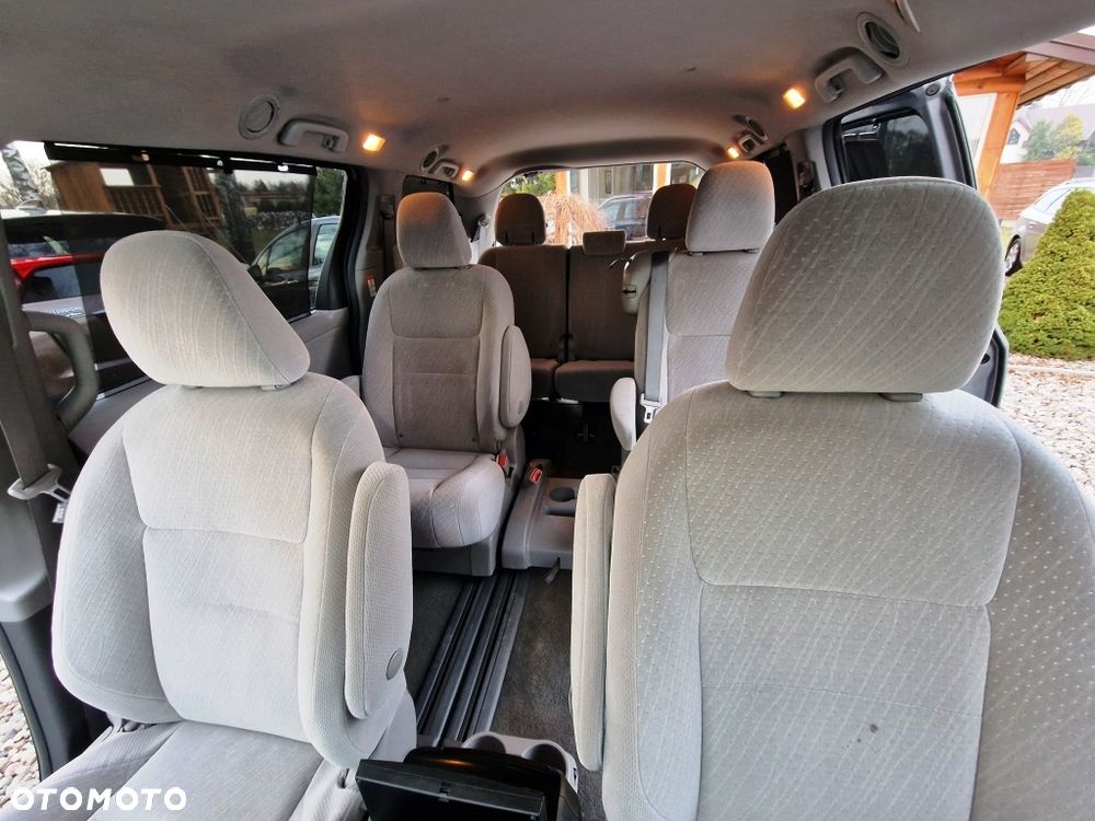 Toyota Sienna - 38