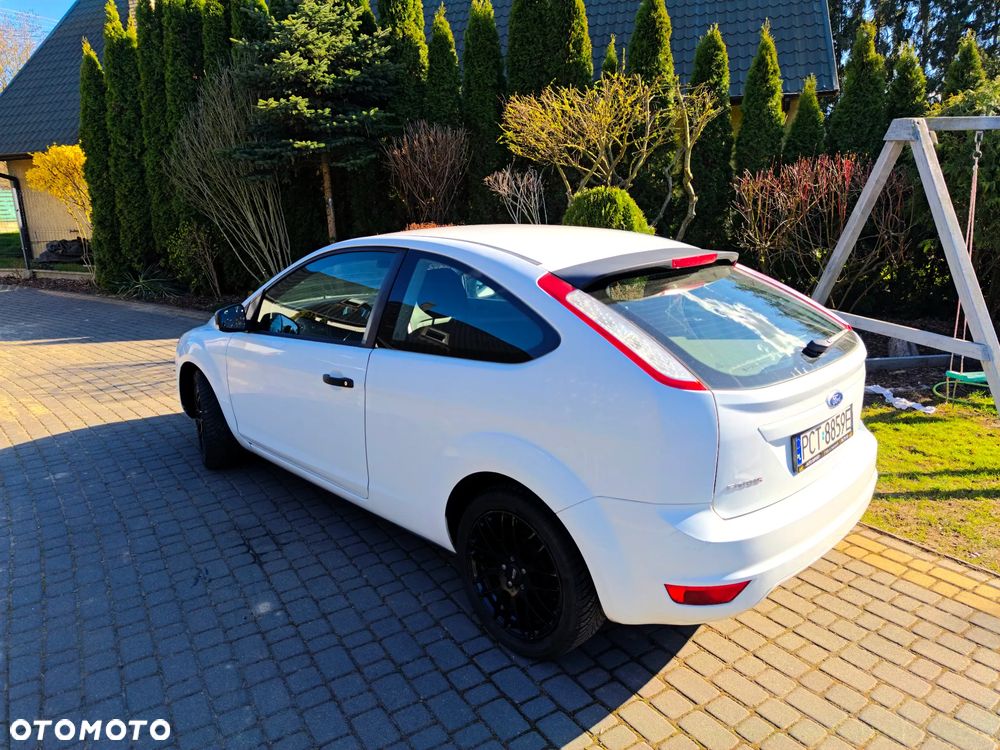 Ford Focus 1.4 16V Style+ - 29