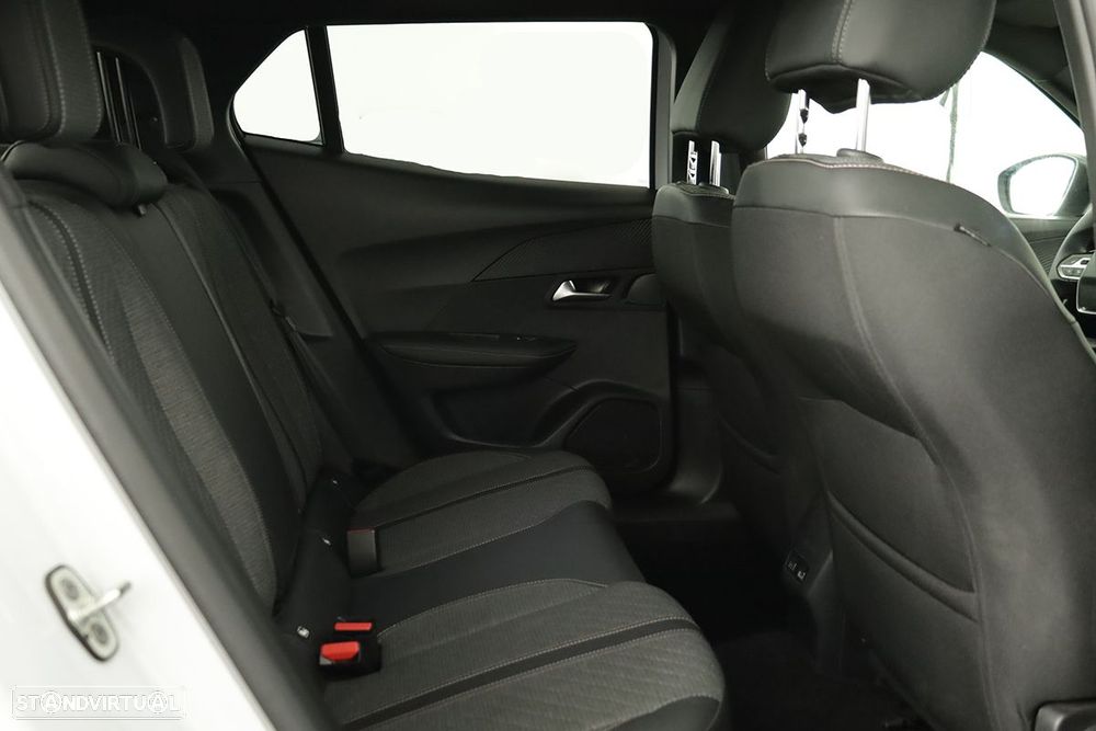 Peugeot 2008 1.2 PureTech Allure - 22