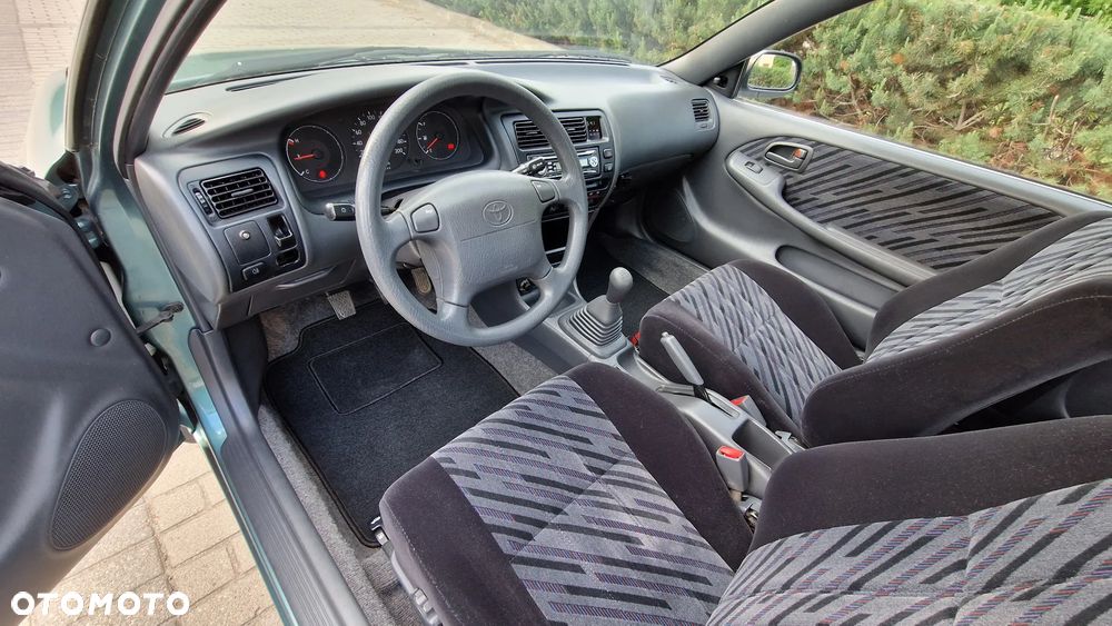 Toyota Corolla - 10