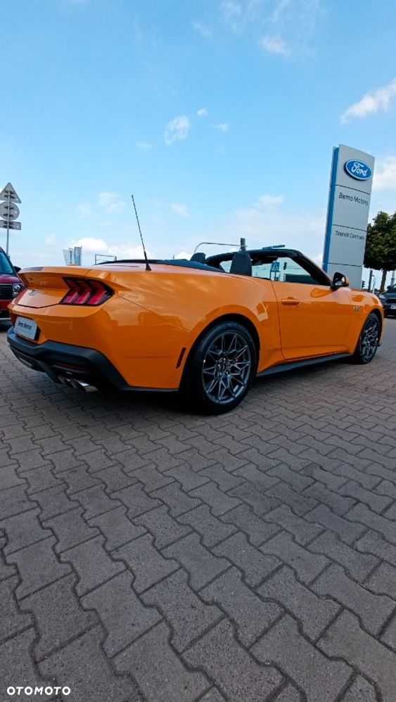 Ford Mustang - 8