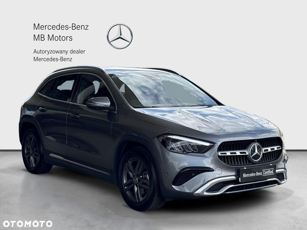 Mercedes-Benz GLA - 8