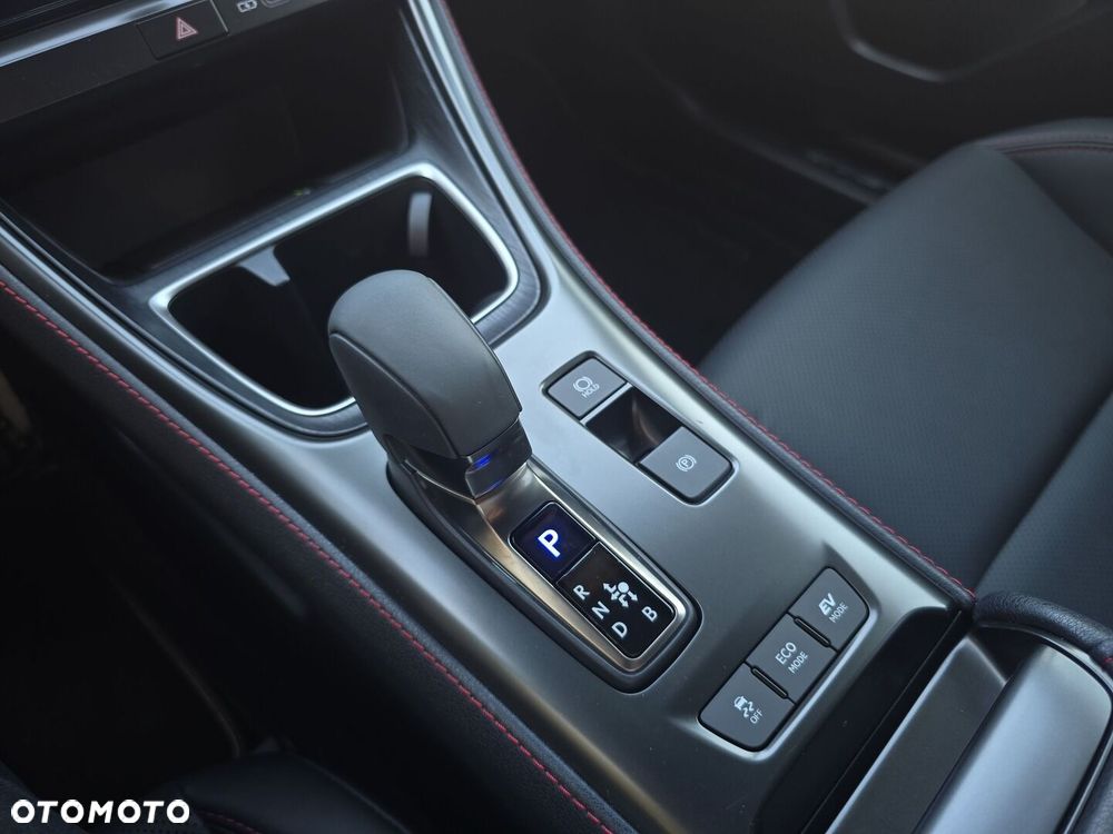 Lexus LBX 1.5 Hybrid Emotion - 17