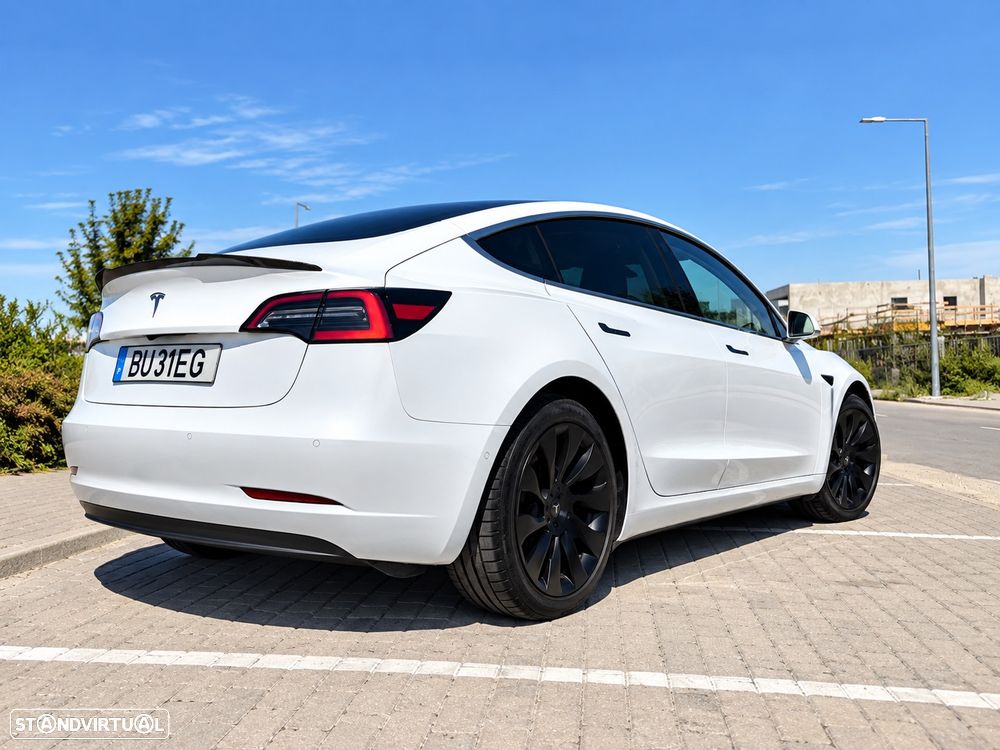 Tesla Model 3 2020 photo 3