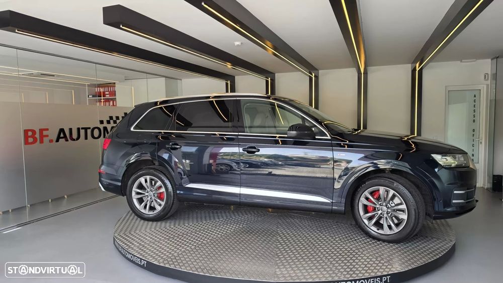 Audi Q7 3.0 TDI quattro S-line Tiptronic 7L - 9