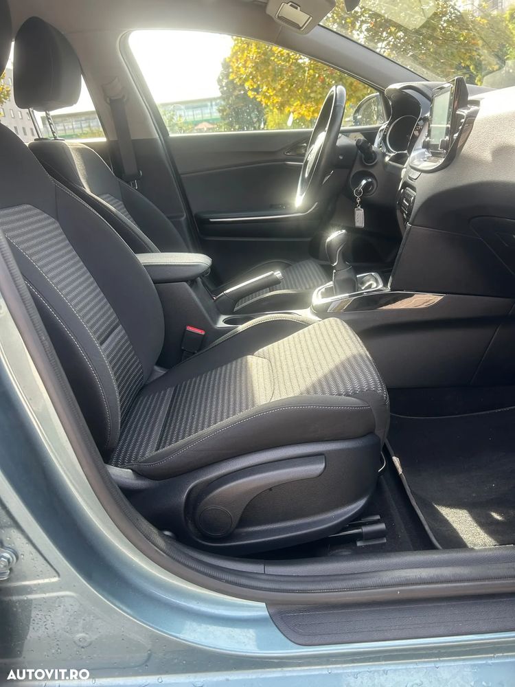 Kia Ceed - 12