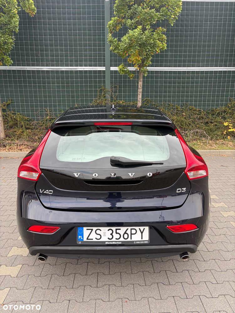 Volvo V40 - 25