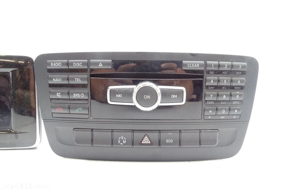 MERCEDES B KLASA W246  Radio + Wyświetlacz  2469000112 - 2