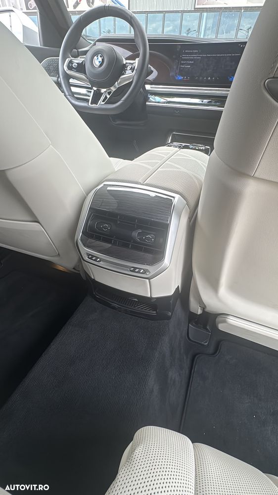 BMW Seria 7 740d xDrive MHEV - 19